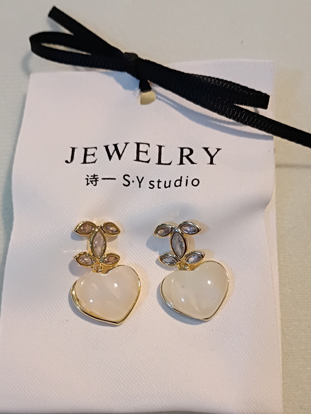 New Gold-Trim White Heart Drop Earrings with Crystal Interlocking CC Logo Style